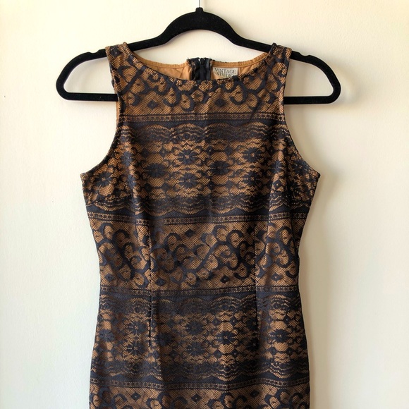 Vintage lace mini-dress - Picture 1 of 9